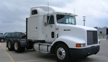 International 9200 Highway Truck Schwellenteile | AGA Parts